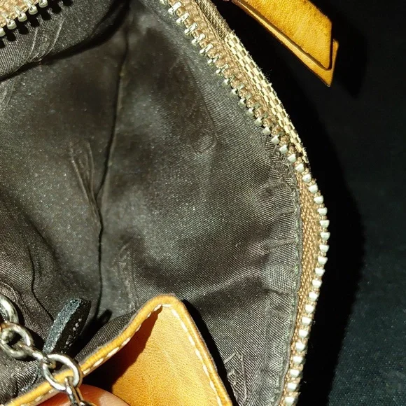 Vintage Coach Mini coin wallet with signature pattern. - Picture 6 of 8